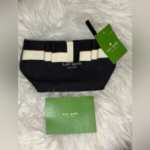 NWT Kate Spade New York Barrow Street Belle coin or makeup bag.